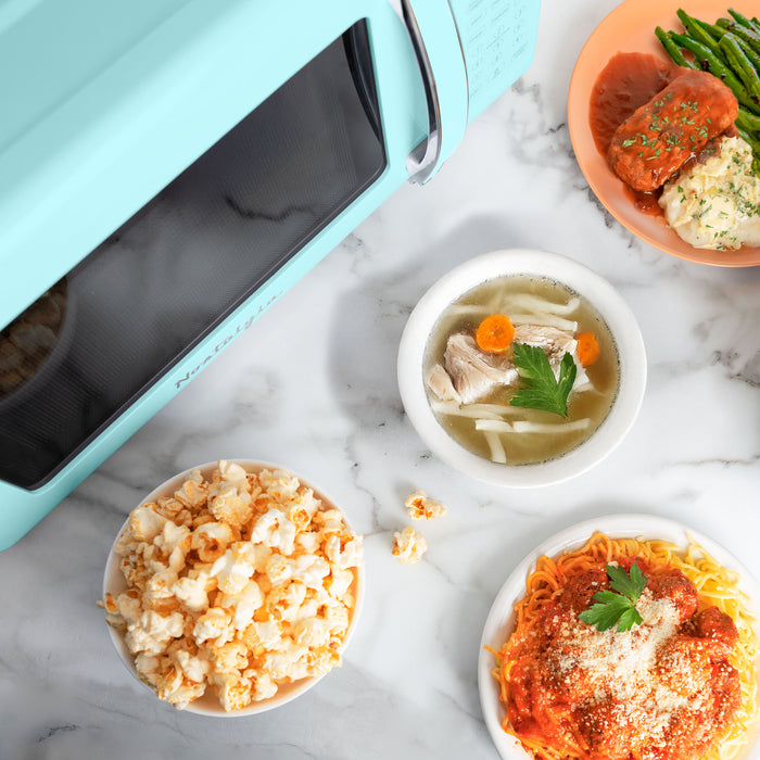 Nostalgia Retro 700W Microwave Oven – 0.7 Cu Ft Capacity