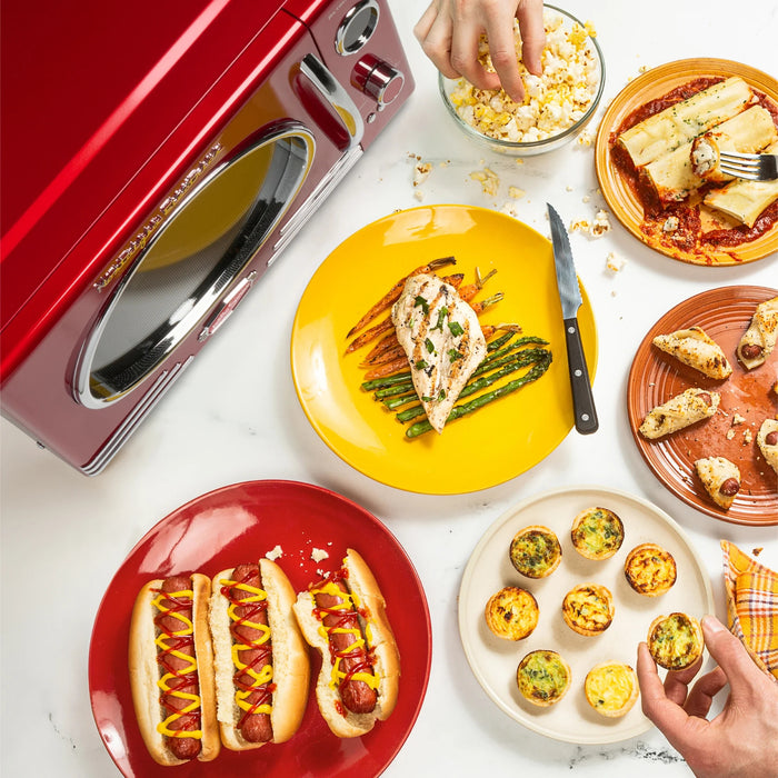 Nostalgia 0.9 Cu. Ft.  800-Watt Retro Microwave Oven, Red